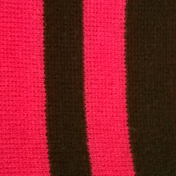 Beautiful comfortable scarf! - Picture 5 of 7